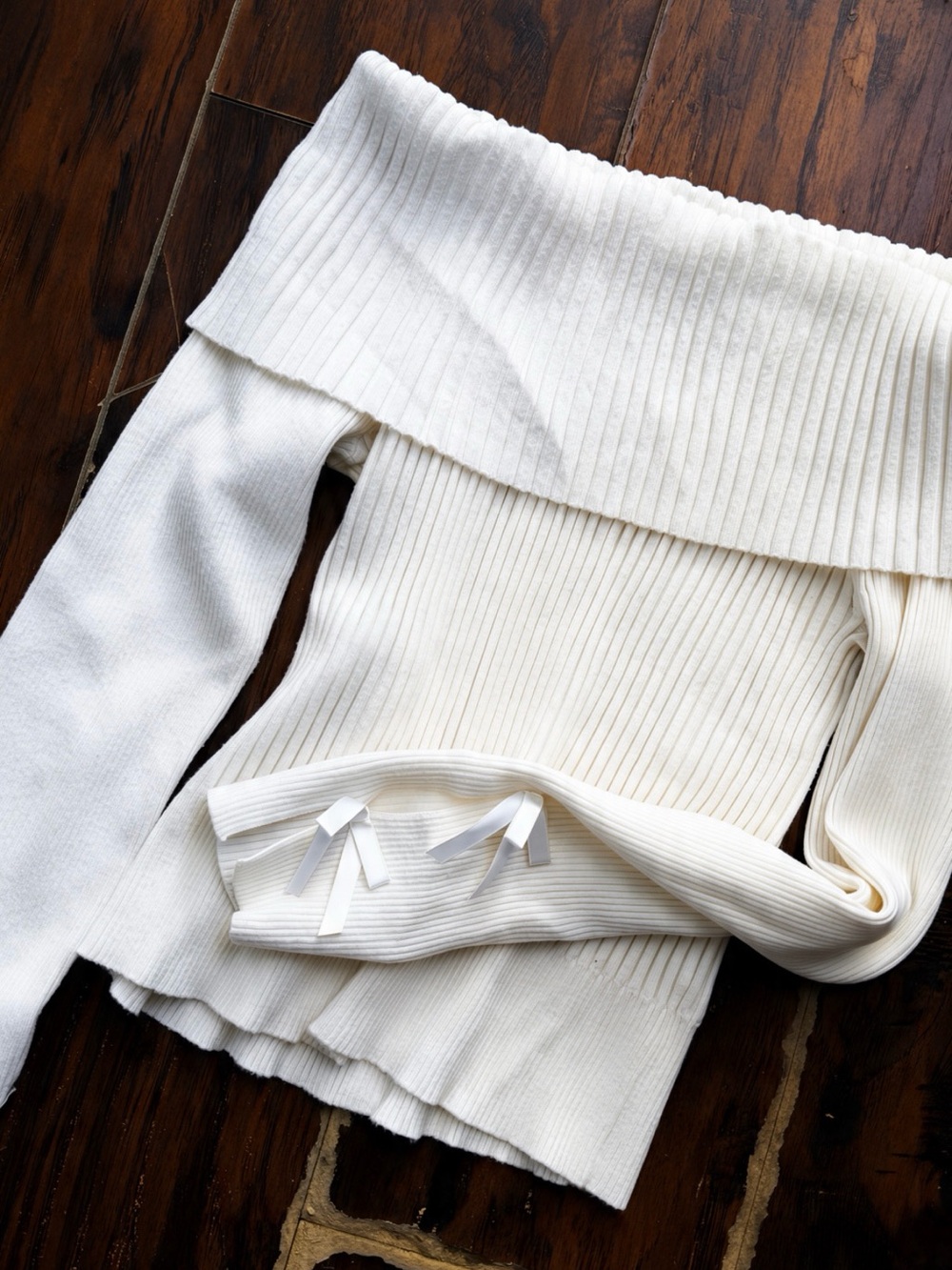 Off-Shoulder Ribbed Sweater Top in Cream